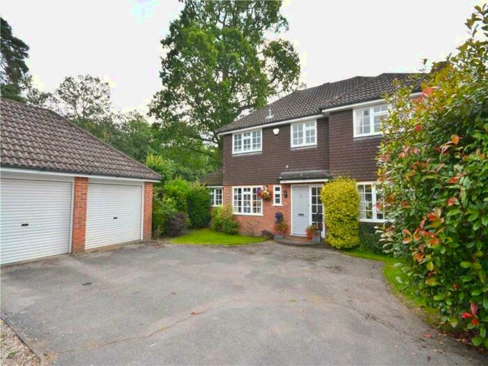 4 Bedroom House To Rent In Lyndhurst Close, Bracknell, RG12