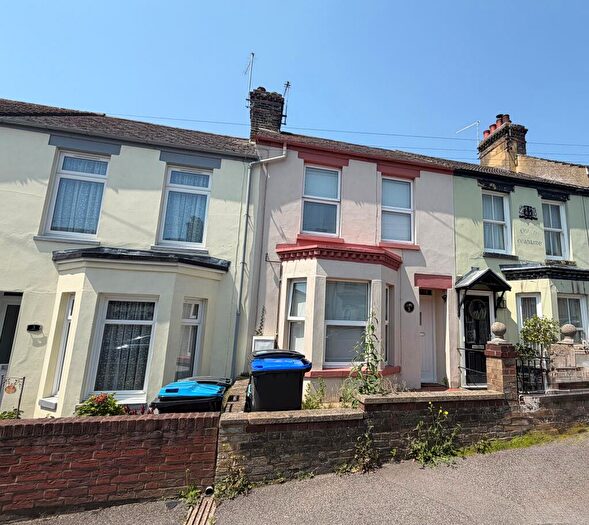 2 Bedroom House To Rent In Kitchener Road, Dover, CT17