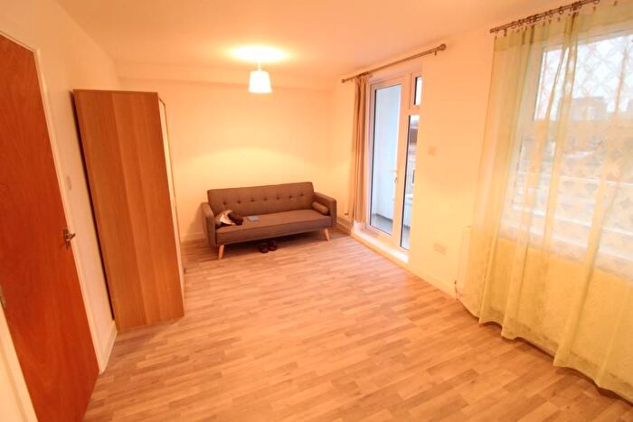 1 Bedroom Flat To Rent In Gosport Road, London, E17