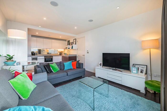1 Bedroom Flat For Sale In Baltimore Wharf, Millwall, E14