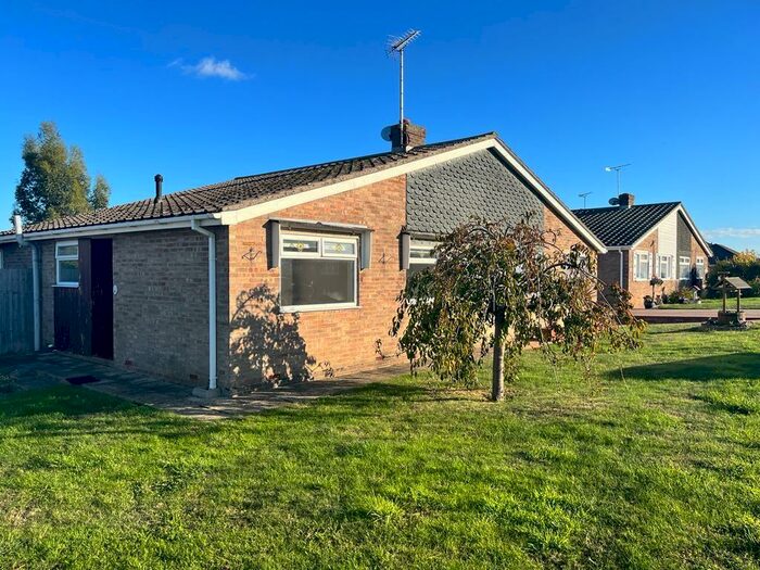 2 Bedroom Semi-Detached Bungalow To Rent In Clays Road, Walton On The Naze, CO14