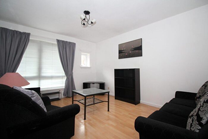 1 Bedroom Flat To Rent In / Upper Craigs, Stirling, FK8