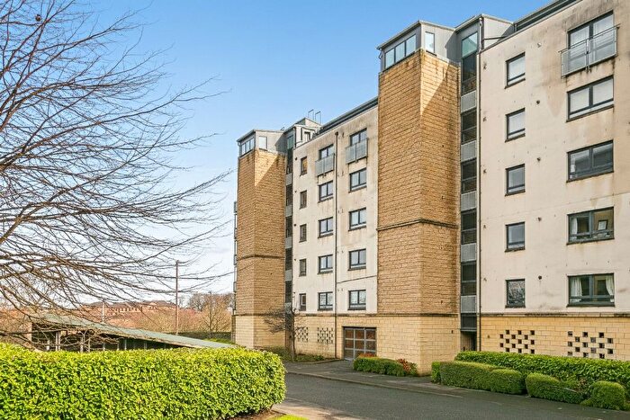 2 Bedroom Flat For Sale In Hawkhill Close, Edinburgh, EH7