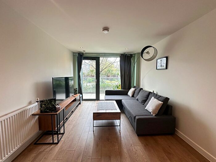 2 Bedroom Flat To Rent In Bedroom Flat – Lapwing Heights, Waterside Way, Tottenham Hale, N17