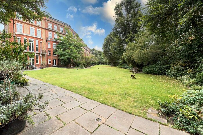 2 Bedroom Flat To Rent In Old Brompton Road, London, SW5