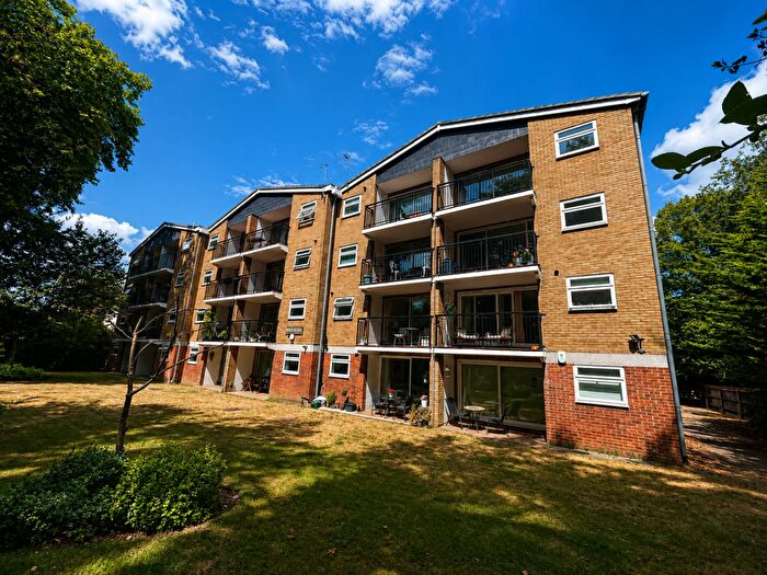1 Bedroom Flat For Sale In Brackley Road, Beckenham, BR3