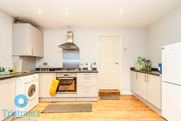 2 Bedroom Flat To Rent In Loughborough Road, West Bridgford, NG2