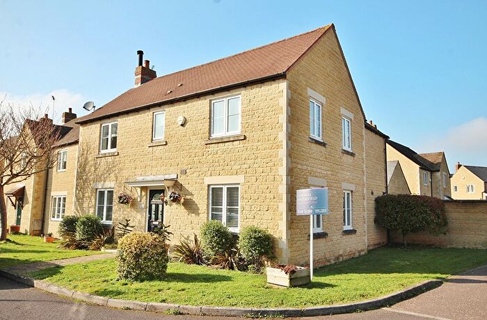 4 Bedroom Detached House For Sale In Cedar Road, Carterton, OX18