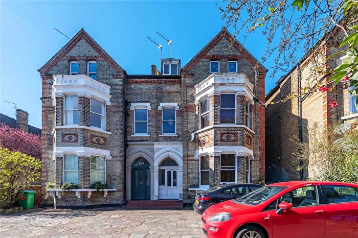 2 Bedroom Flat For Sale In St. Margarets Road, St Margarets, TW1