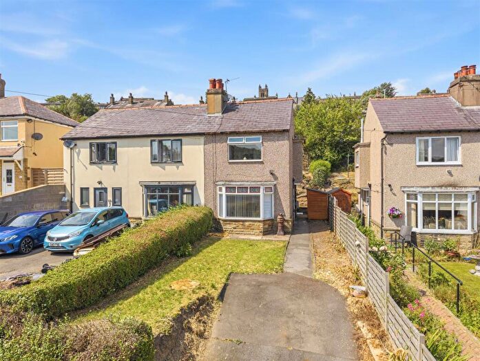 2 Bedroom Semi-Detached House For Sale In Sunnybank Crescent, Greetland, Halifax, HX4