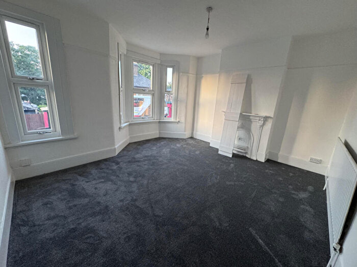 3 Bedroom Terraced House To Rent In Green Lane, Ilford, IG1