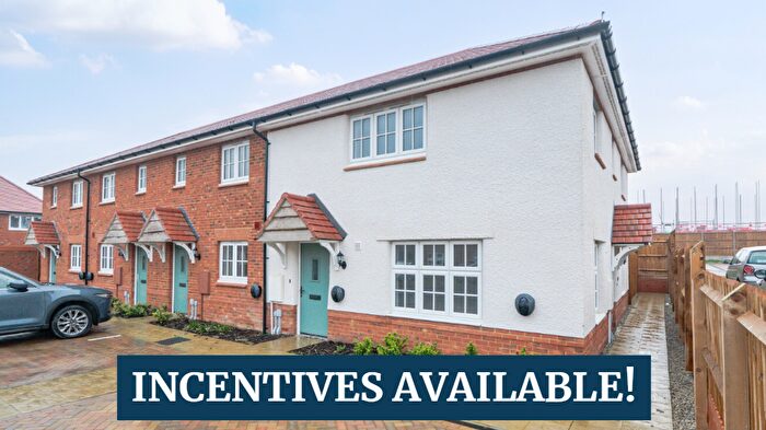 1 Bedroom Maisonette For Sale In Gloster Drive, Manston, CT12