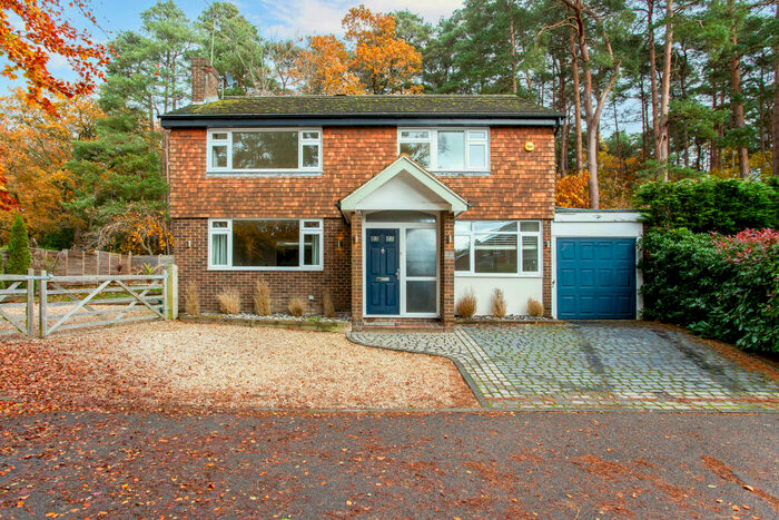 4 Bedroom Detached House For Sale In Heathpark Drive, Windlesham, GU20