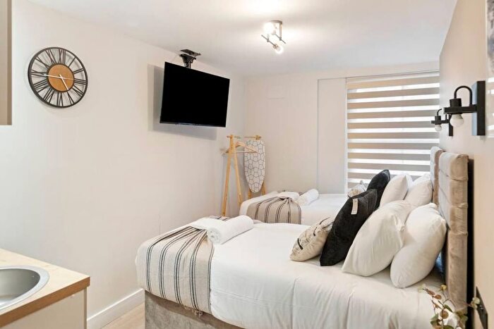 1 Bedroom Studio To Rent In Graham Rd, London, E8