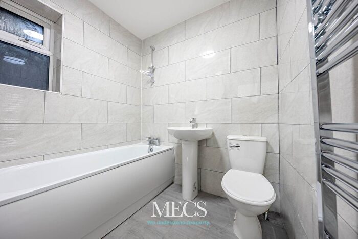 3 Bedroom Semi-Detached House For Sale In Wood Street, Dudley, West Midlands, DY2