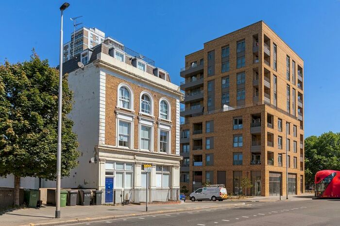 2 Bedroom Flat To Rent In Wandsworth Road, London, SW8