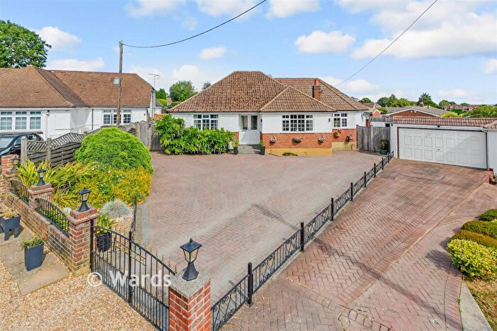 3 Bedroom Detached Bungalow For Sale In Woodland Close, Longfield, Kent, DA3