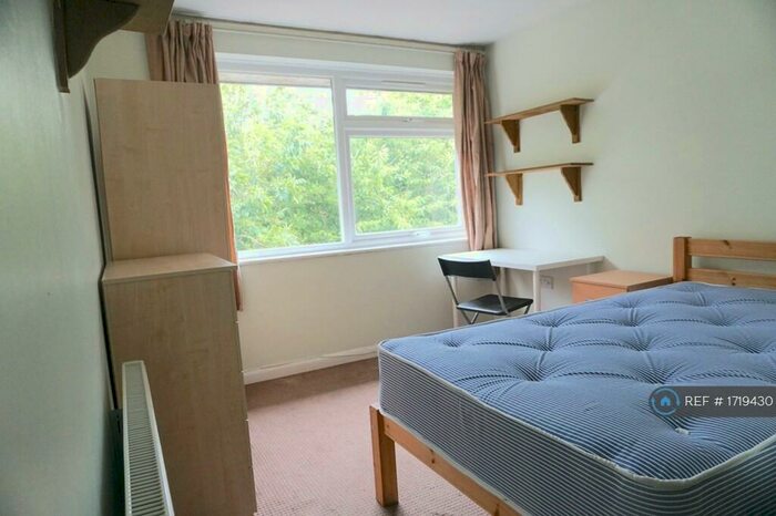 5 Bedroom Semi-Detached House To Rent In Kemsing Gardens, Canterbury, CT2