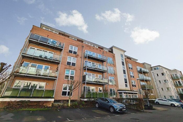 2 Bedroom Flat To Rent In James Weld Close, SO15