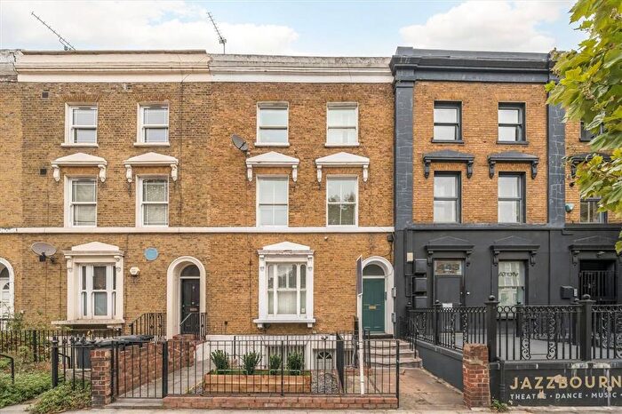2 Bedroom Flat For Sale In New Cross Road, London, SE14