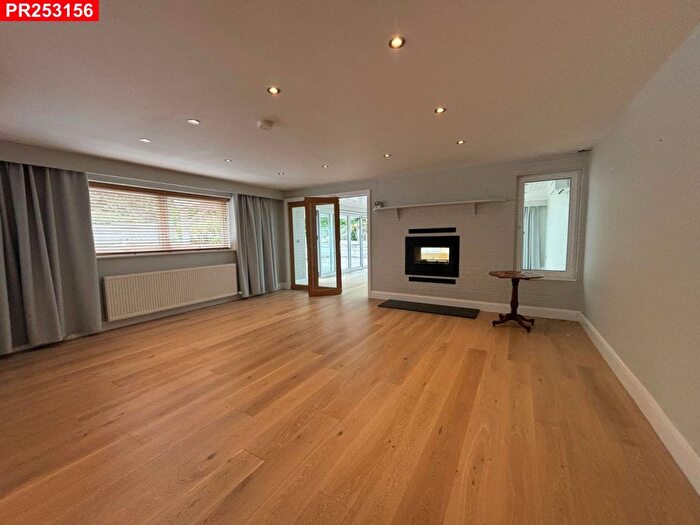 4 Bedroom Terraced House To Rent In London Road, Windlesham, GU20