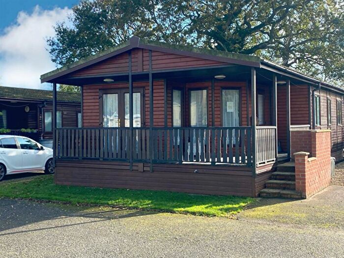 3 Bedroom Park Home For Sale In Beach Farm Park, Arbor Lane, East Pakefield, Lowestoft, Suffolk., NR33