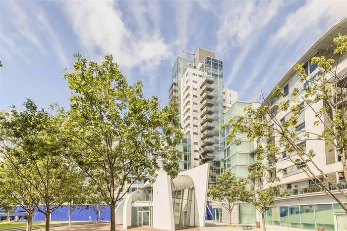 1 Bedroom Flat To Rent In Empire Square West, Empire Square, London SE1