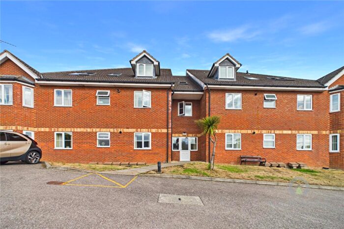 2 Bedroom Flat For Sale In Lower Street, Kettering, Northamptonshire, NN16