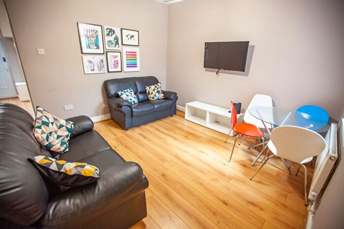 4 Bedroom Terraced House To Rent In Langton Road, L15