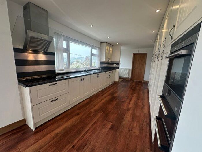 4 Bedroom Bungalow To Rent In Oaklands, Llandevaud, NP18