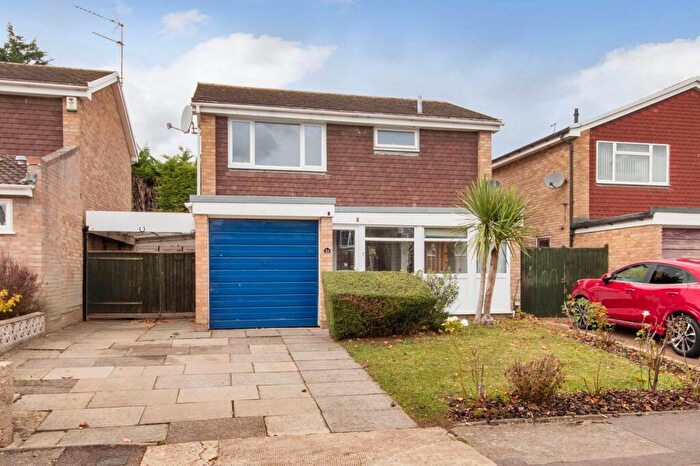 3 Bedroom Detached House For Sale In Worcester Close, Istead Rise, Gravesend, Kent, DA13