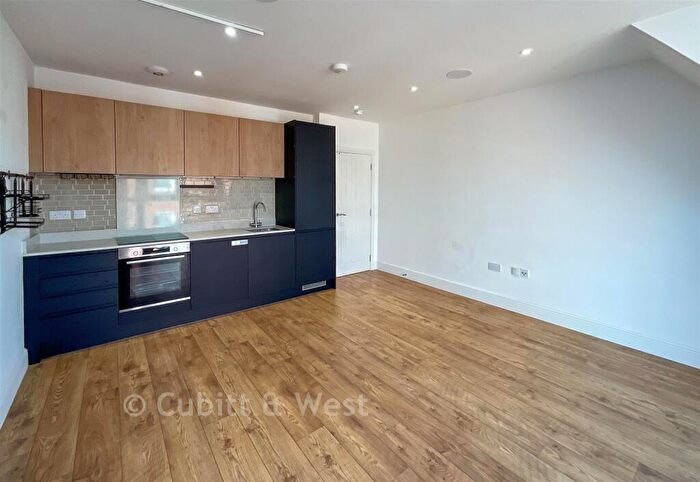 1 Bedroom Apartment For Sale In St. Martin's Walk, Dorking, Surrey, RH4