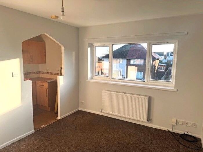 1 Bedroom Flat To Rent In Acacia Crescent, Carlton, NG4