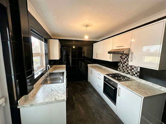 3 Bedroom Terraced House To Rent In Wellington Road, Doncaster, DN12