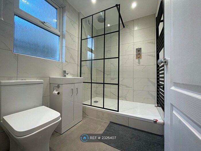 1 Bedroom Flat To Rent In Holly Road, Twickenham, TW1