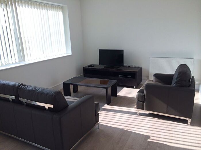 1 Bedroom Flat To Rent In West Plaza, Town Lane, Staines-Upon-Thames, TW19
