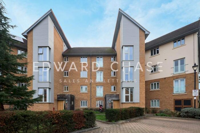 2 Bedroom Flat To Rent In Runcie Court, Barnardos Village, IG6