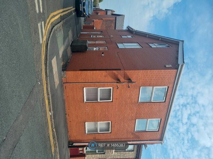 2 Bedroom Flat To Rent In Carrington Road, Chorley, PR7