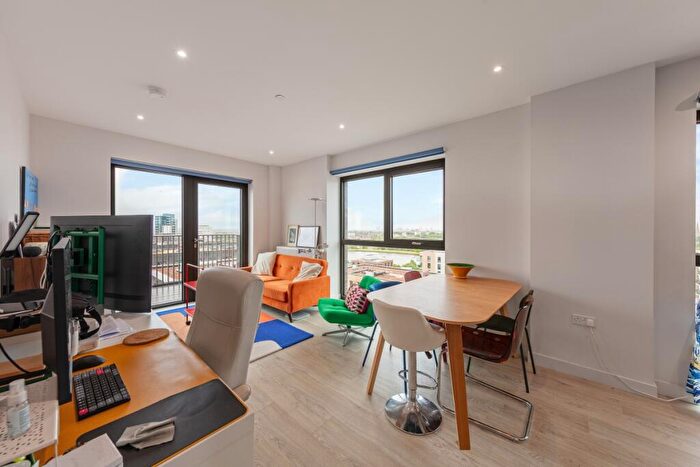 1 Bedroom Apartment For Sale In Woodberry Grove London, N4