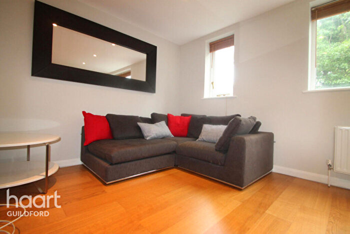 3 Bedroom Maisonette To Rent In Warren Road, Guildford, GU1
