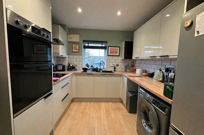 2 Bedroom Property To Rent In Loompits Way, CB11