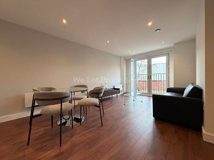 2 Bedroom Apartment To Rent In Wilburn Basin, Salford, M5