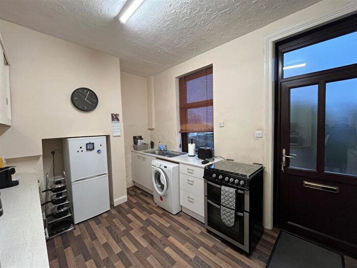 2 Bedroom Terraced House For Sale In Balme Lane, Bradford, BD12