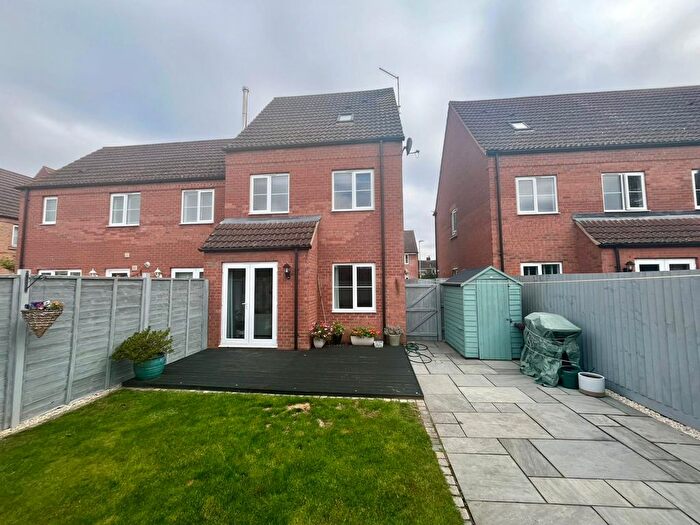 3 Bedroom Semi-Detached House For Sale In Rosemary Avenue, Market Deeping, Peterborough, PE6