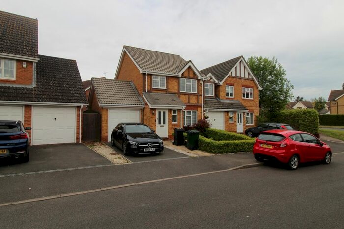 3 Bedroom Semi-Detached House To Rent In Christopher Bushell Way, Kennington, Ashford, Kent, TN24