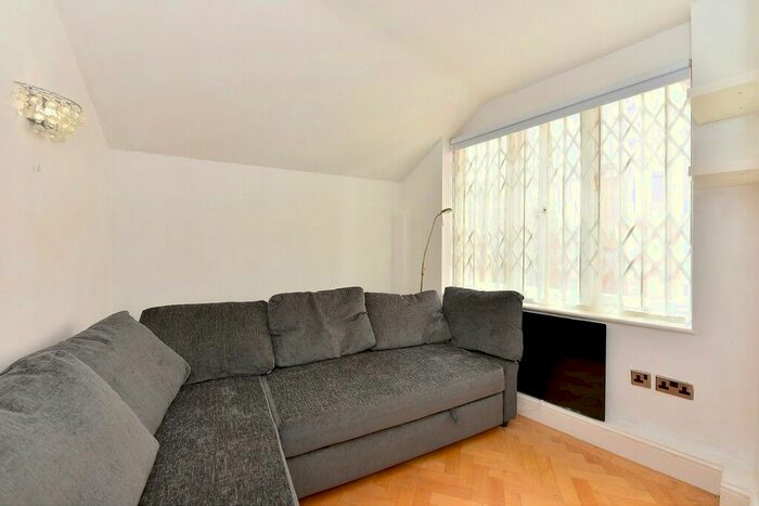Studio To Rent In Lennox Gardens, Knightsbridge, SW1X