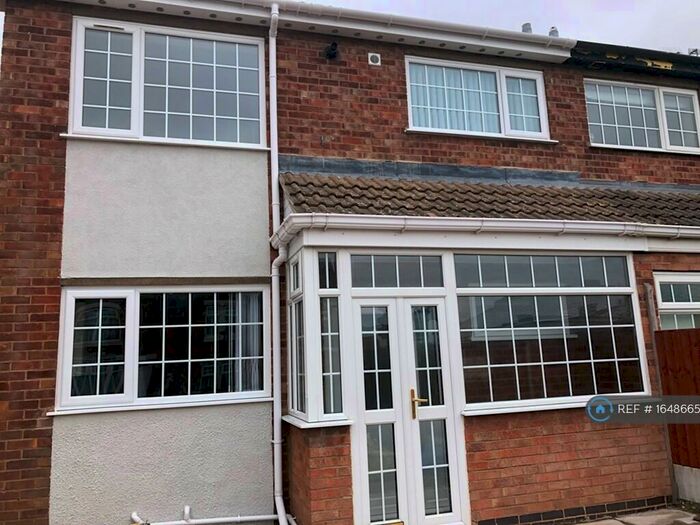 3 Bedroom Semi-Detached House To Rent In London Road, Hinckley, LE10