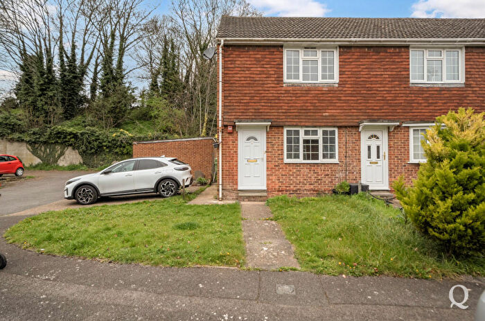 End Of Terrace House To Rent In Cressey Court, Chatham, Kent, ME4