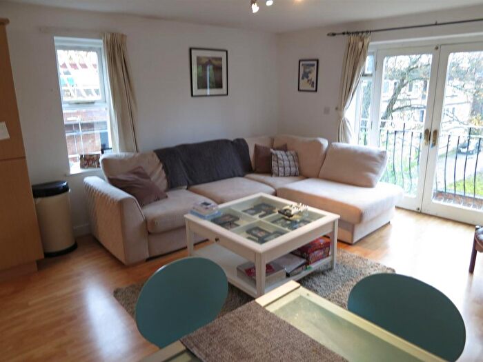 2 Bedroom Flat To Rent In Queenston Road, West Didsbury, Didsbury, Manchester, M20
