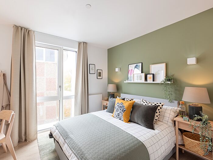 1 Bedroom Flat For Sale In Addiscombe Grove, Croydon, CR0